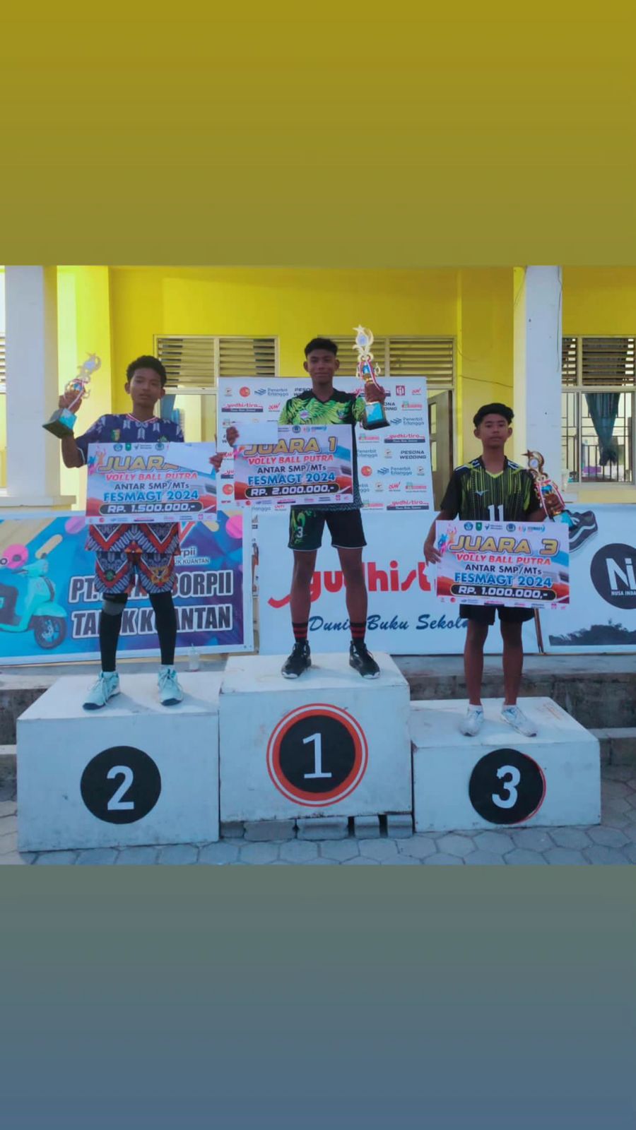 Tim Bola Voli putra Airlangga Junior Berhasil Meraih Juara