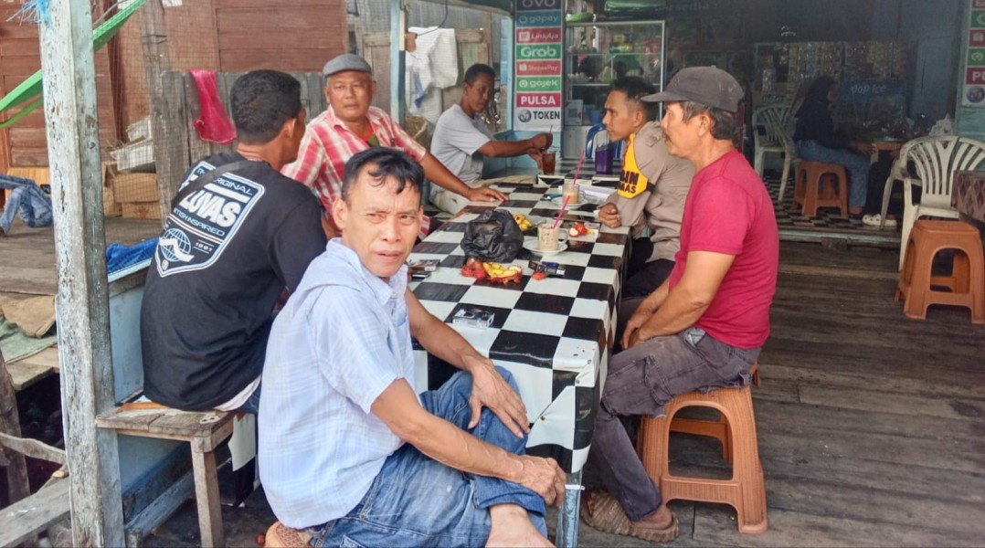 Bhabinkamtibmas Desa Belaras Koordinasi Pendataan Lahan Jagung Dukung Swasembada Pangan