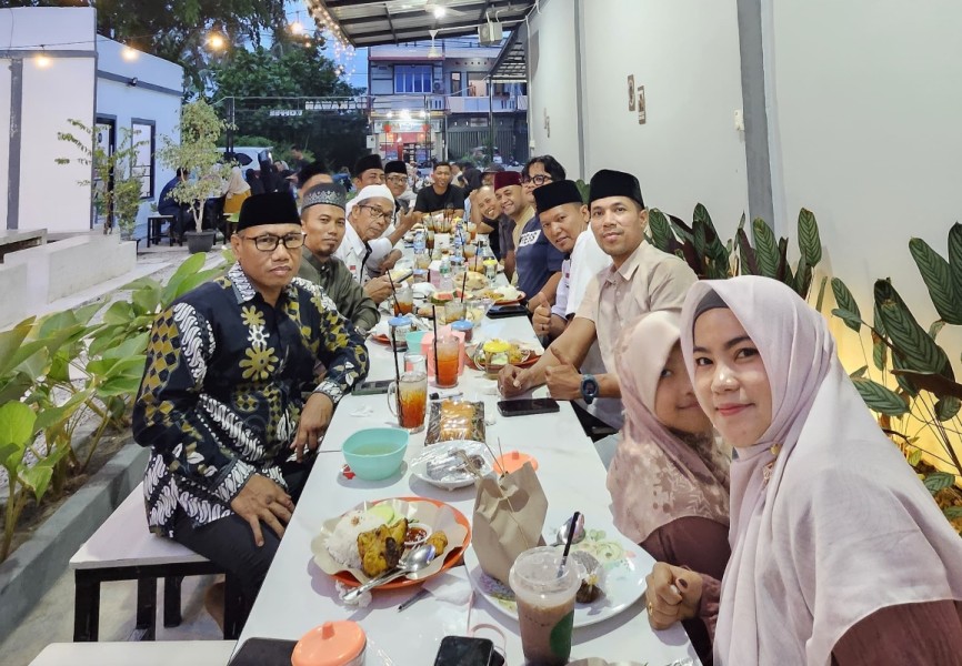 PWI Bengkalis Bagikan Takjil dan Buka Puasa Bersama