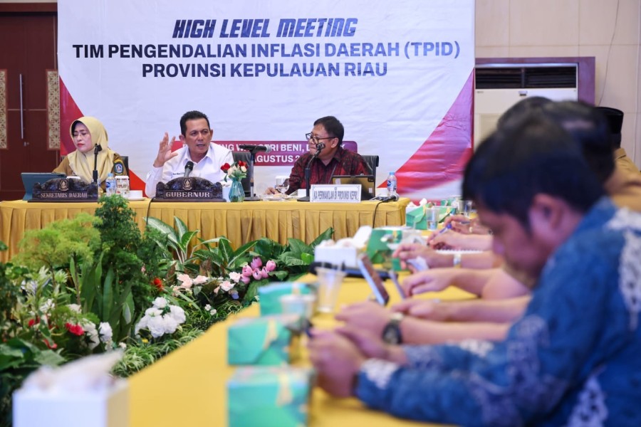 Gubernur Ansar Pimpin High Level Meeting TPID, Distribusi Logistik Jadi Perhatian Khusus