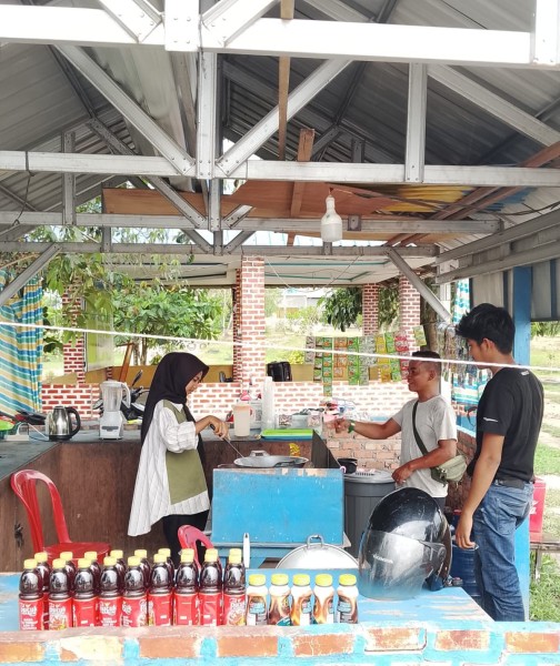 Dira Pelaku UMKM :   Kami sangat senang adanya bantuan CSR dari PLN NP UP Tenayan