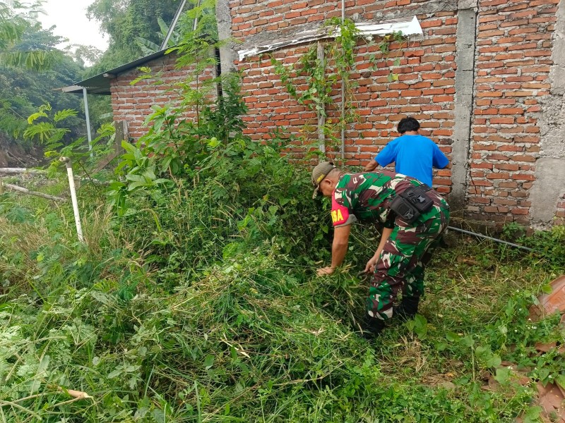 Serka Sulis Gelar Karya Bakti di Desa Betek