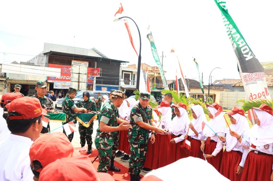 Semangat Warga Brabe Sambut Tim Wasev TMMD Ke-128, Gotong Royong Jadi Kekuatan Membangun Desa