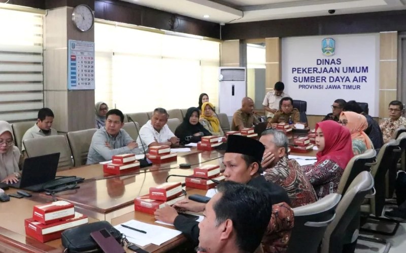 Pansus Ranperda Pengelolaan Sungai DPRD Riau Observasi ke Dinas PU dan SDA Jawa Timur