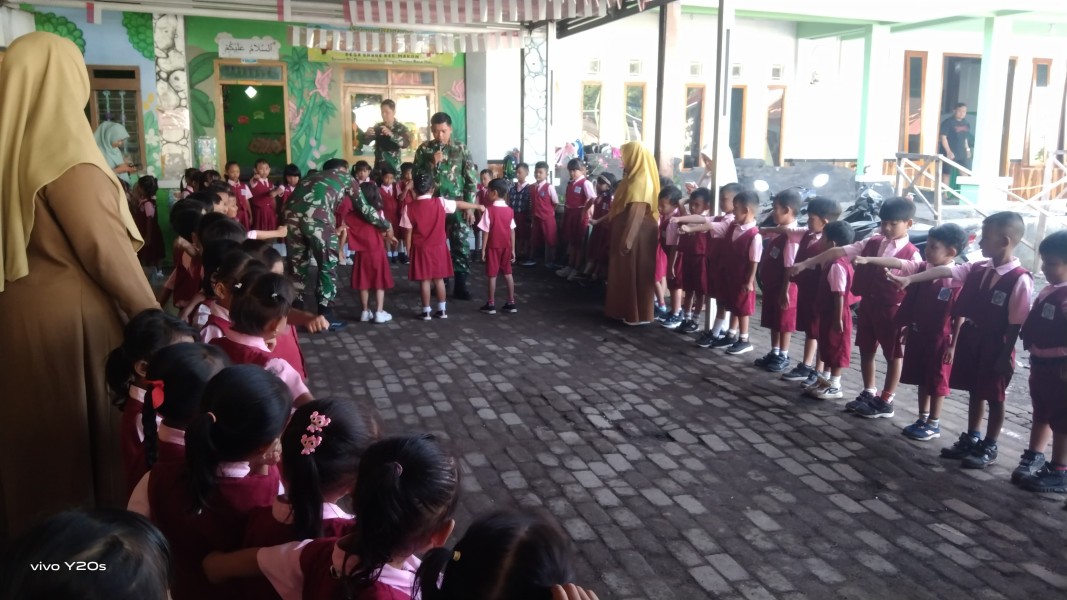 Pelatihan Disiplin Warnai Kegiatan Non Fisik TMMD Ke-128 di TK IKA Karya Bakti