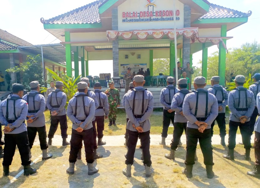 TMMD 129 Bojonegoro: Linmas Kesongo Siap Siaga, TNI Turun Tangan Asah Kemampuan Baris Berbaris