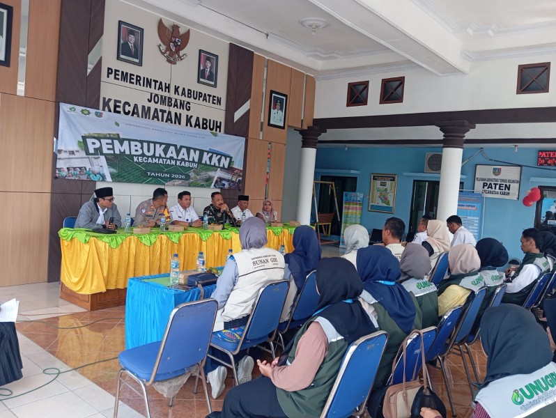 Kapten Sutrisno Hadiri Pembukaan KKN Universitas Sunan Giri