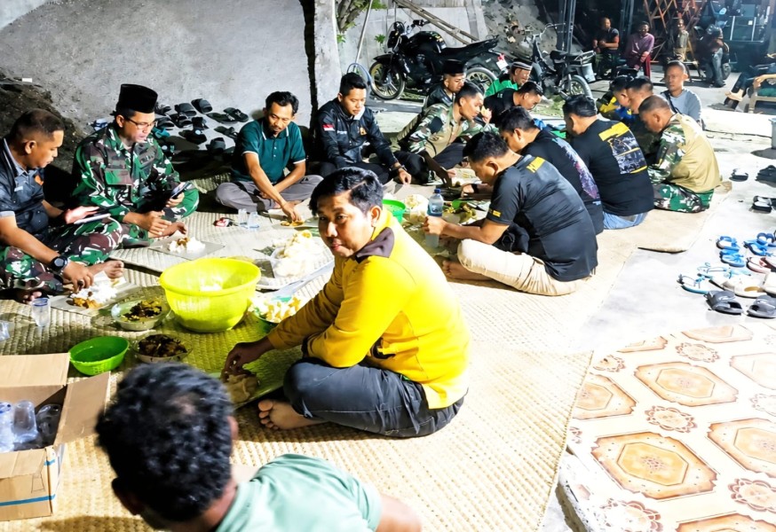 Penutupan TMMD ke-129 di Kesongo Bojonegoro Diwarnai Aksi Sosial Sembako