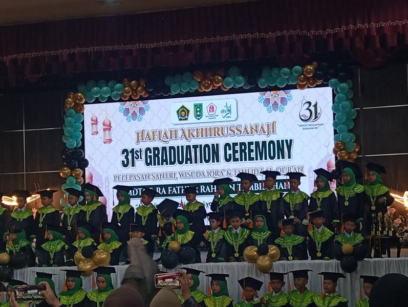 Membina Generasi Qur'ani, MDTA dan RA Fathur Rahman Tembilahan Gelar Harlah dan  Akhirussanah ke 31