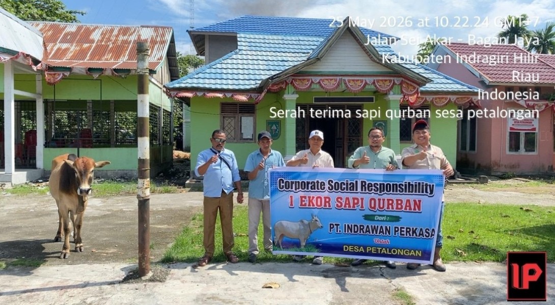 PT Indrawan Perkasa Serahkan Sapi Qurban untuk Desa Petalongan