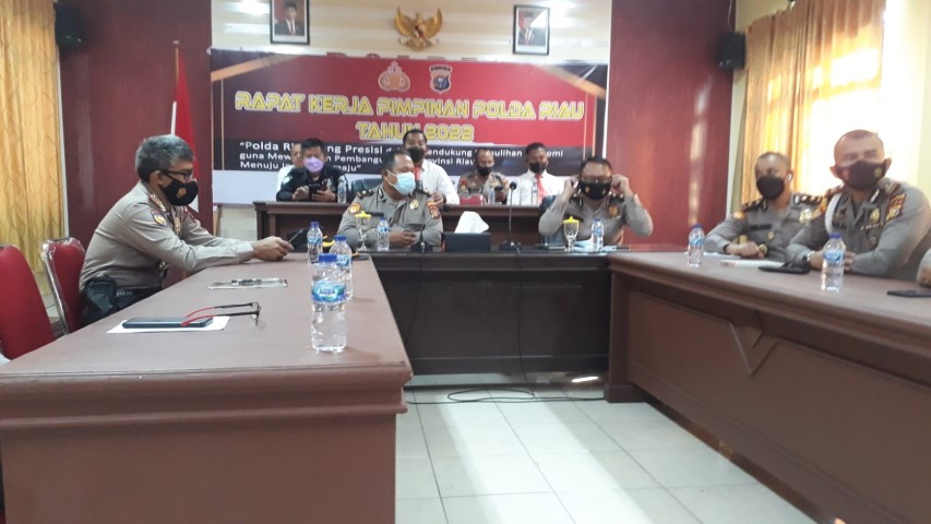 Kapolres Kuansing AKBP Rendra Oktha Dinata, SIK  MSi dan jajarannya Ikuti Rapat Kerja Pimpinan Polda Riau Tahun 2022