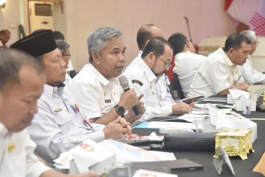 Asisten II Junaidi Ismail Penanggulangan Kemiskinan Provinsi Riau Tahun 2024