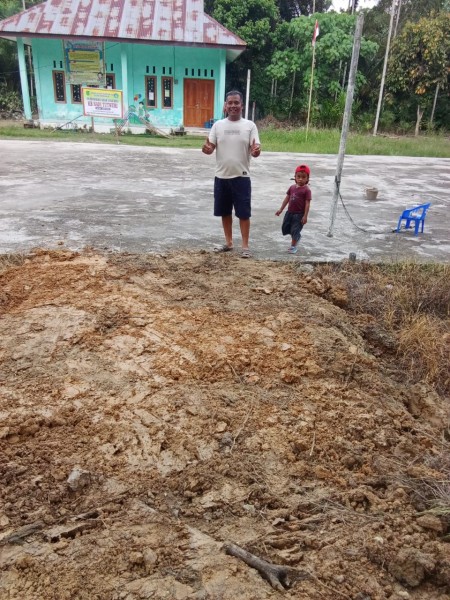 Warga Desa Talang Jangkang Swadaya Perbaiki Jalan Menuju PAUD