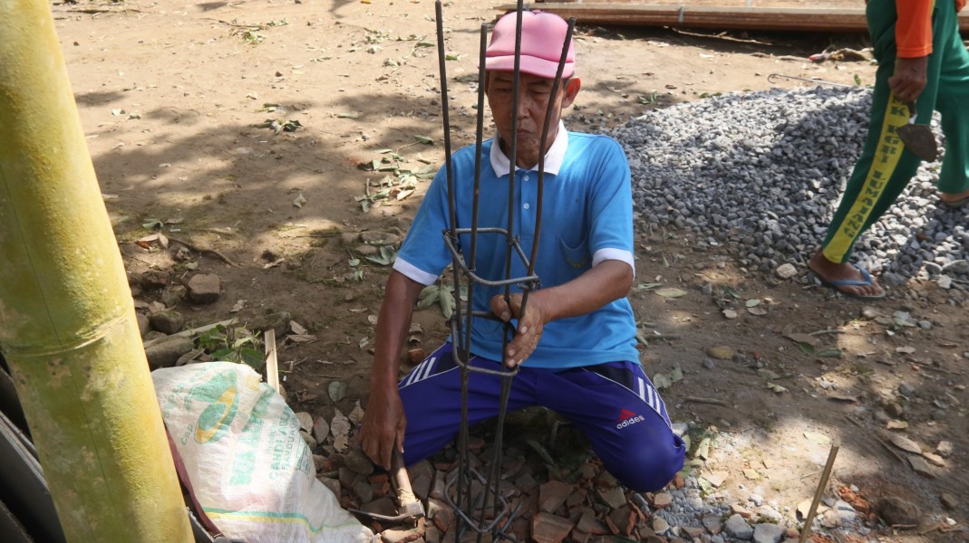 Semangat Gotong Royong Warnai TMMD ke-129, Warga Turut Berkontribusi dalam Pembangunan Infrastruktur Desa