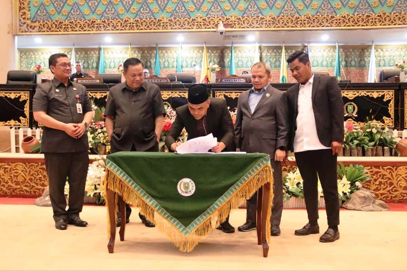 Sah! DPRD dan Plt Gubernur Sepakati KUA-PPAS 2026, APBD Riau Rp8,32 Triliun