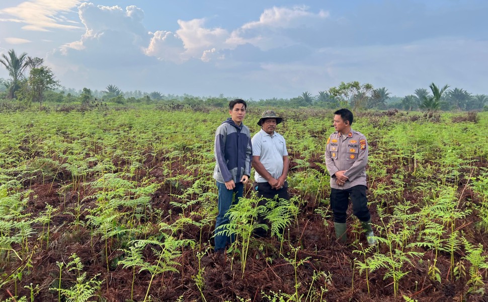 Polsek Mandah Koordinasi Pengecekan Lahan Jagung di Desa Bente Dukung Swasembada Pangan