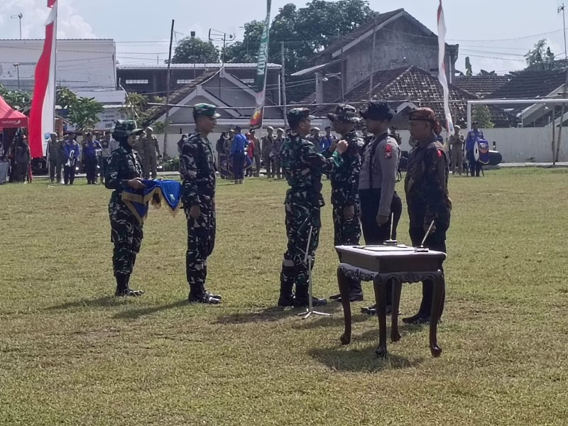 Kasdam V / Brawijaya Brigjen TNI Zainul Bahar Pimpin Upacara Penutupan TMMD Ke-128 Kodim 0820/Probolinggo