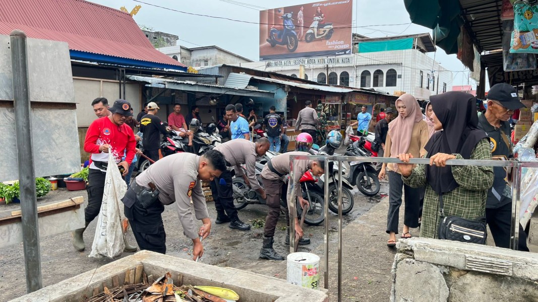 Polres Inhil Gotong Royong dalam Rangka Hari Juang TNI AD 2025