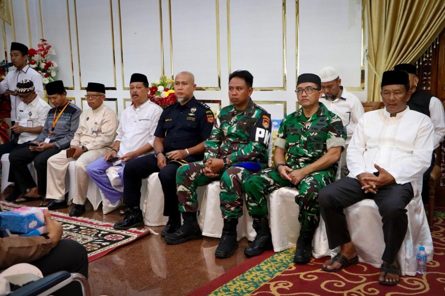 Pj Sekda Karimun Syukuri Kepulangan 120 Jemaah Haji dalam Formasi Utuh