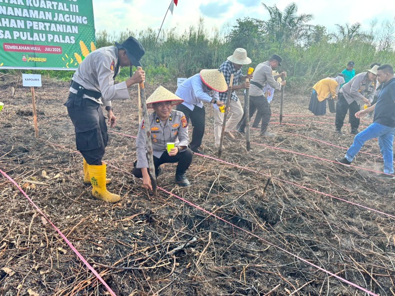 Polres Indragiri Hilir dan Polsek Jajaran Laksanakan Penanaman Jagung Serentak Dukung Program Asta Cita Presiden