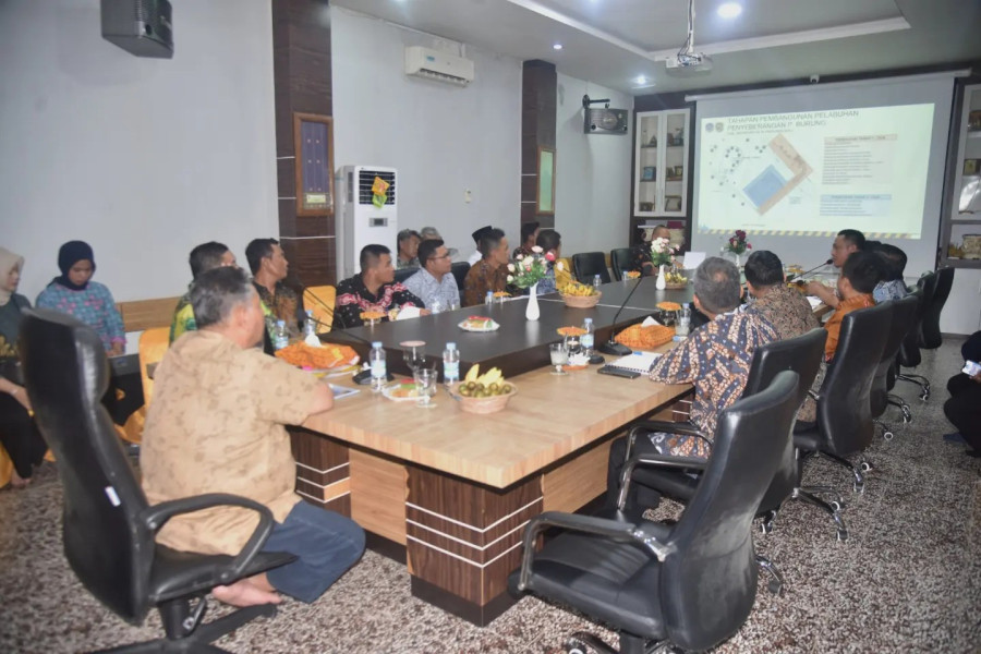 Pj Bupati Inhil Pimpin Rapat Pekerjaan Pembangunan Pelabuhan Penyeberangan Pulau Burung Tahap 1