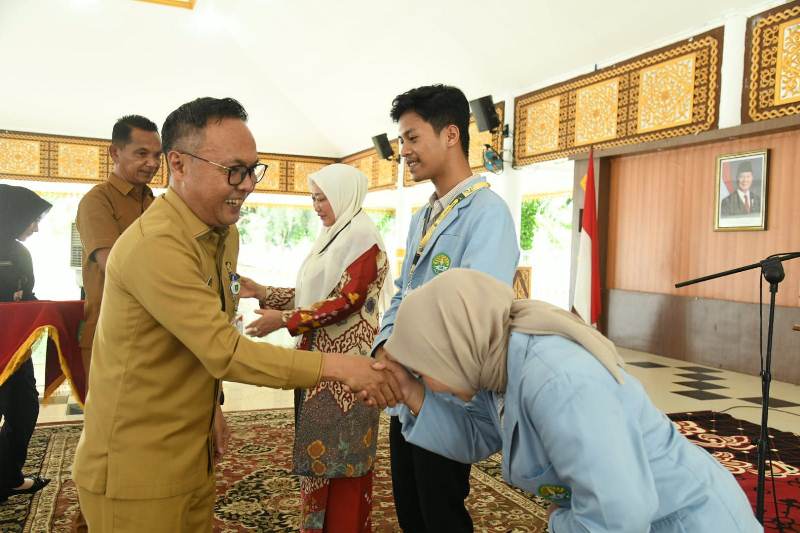 Terima 485 Mahasiswa Kukerta UNRI, Bupati Bengkalis Harap Jadi Agen Perubahan di Masyarakat