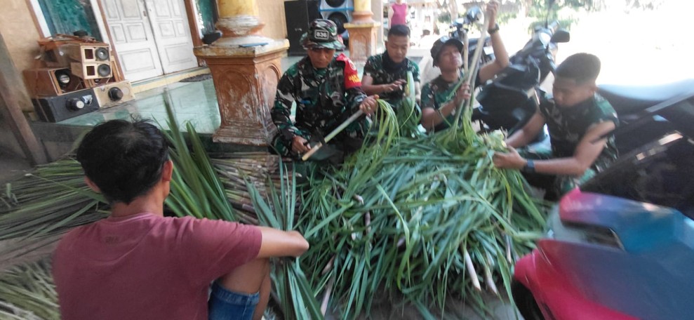 Satgas TMMD Ke-129 Kodim 0821/Lumajang Bantu Warga Siapkan Pakan Ternak