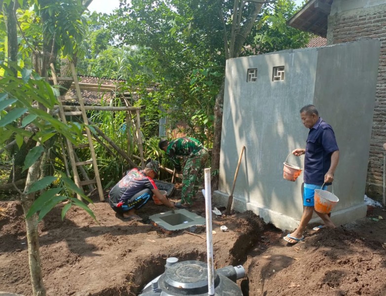 TMMD ke-128 Bangun Sanitasi untuk Warga Desa Brabe, Tingkatkan Kesehatan Lingkungan