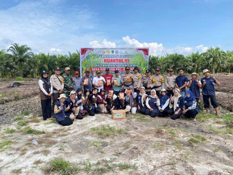 Kolaborasi Pemdes Keritang dan Polsek Kemuning untuk Perkuat Ketahanan Pangan, Gelar Tanam Jagung