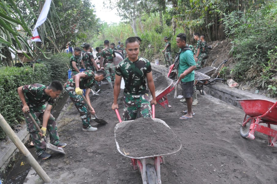 Distribusi Material Pengecoran TMMD ke-129 Dioptimalkan, Dukung Percepatan Pembangunan Infrastruktur