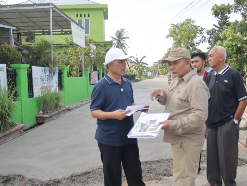 Bupati Herman Tinjau Pemeliharaan Jalan Trimas Lestari