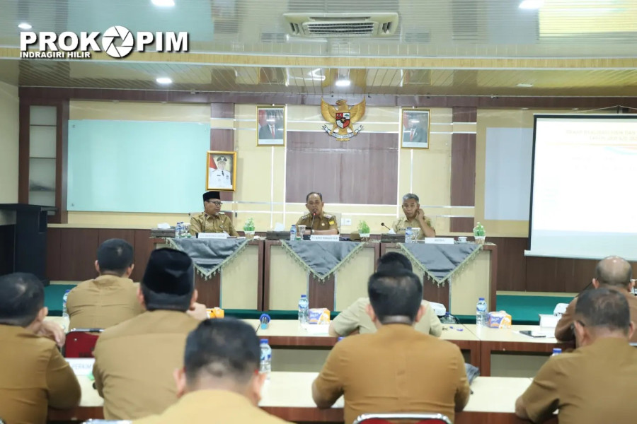 Pj. Bupati Inhil Memimpin Rapat Laporan Evaluasi Pembangunan Kab. Inhil Sampai Dengan Tanggal 20 Mei 2024
