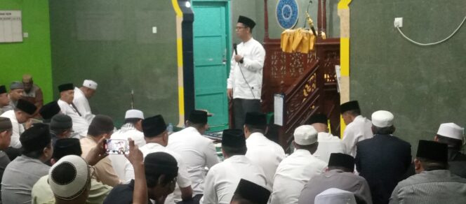 Bupati Iskandarsyah Dan Wabub Rocky Safari Ramadhan Di Masjid Jam'i Darussalam Teluk Air.