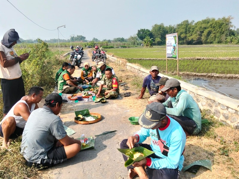 Serda Saiful Doni Makan Bareng Petani Selorejo