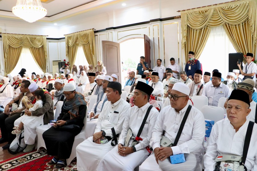 Djunaidy PJ Sekda Karimun, Sambut Kedatangan 120 Jemaah Haji Adal Karimun.