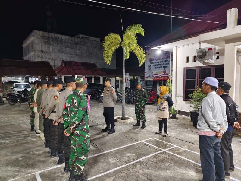 Forkopincam Tempuling,TNI- Polri  Gelar Patroli Gabungan dan Sambangi Pos Kamling