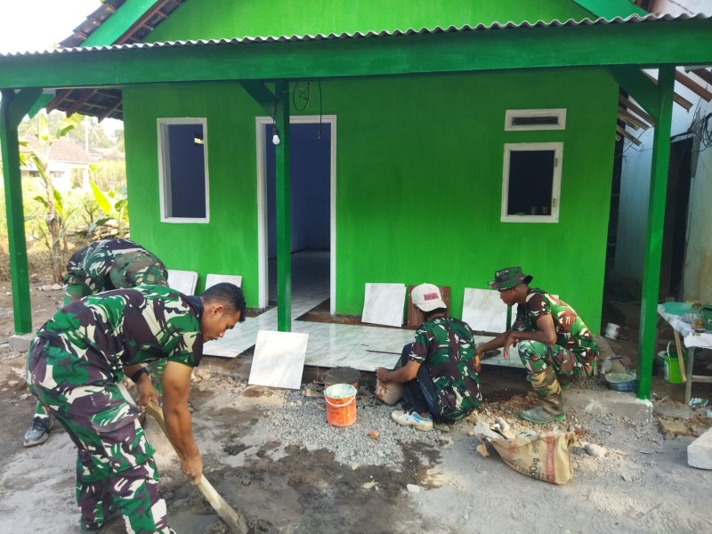 Pembangunan RTLH Ibu Ety Capai 93,3 Persen, Pemasangan Keramik Hampir Rampung