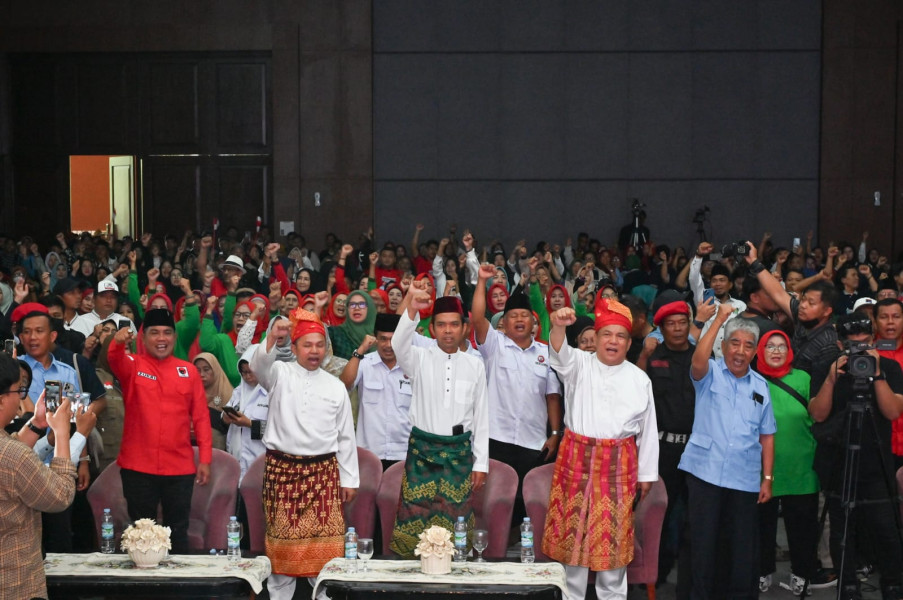 Pecah..!!, Deklarasi Calon Gubernur yang didukung UAS ini diserbu Massa Pendukung