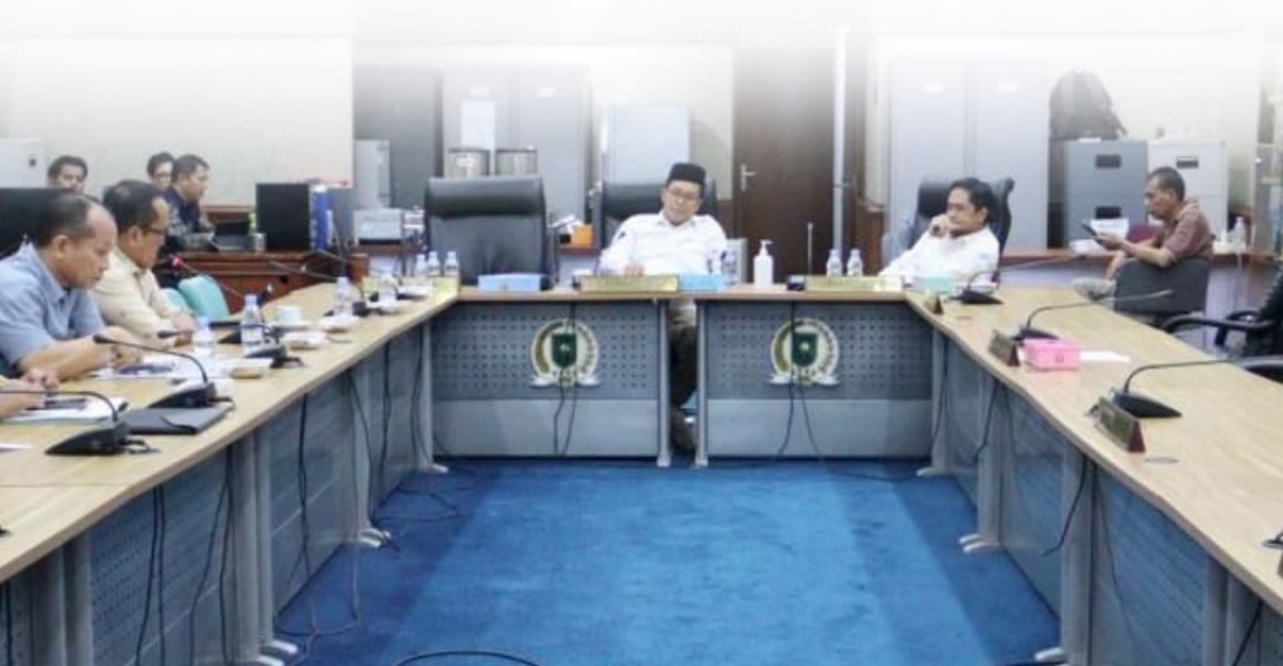 Komisi V DPRD Provinsi Riau Gelar RDP dengan Disnakertrans Riau dan PT SPR Trada