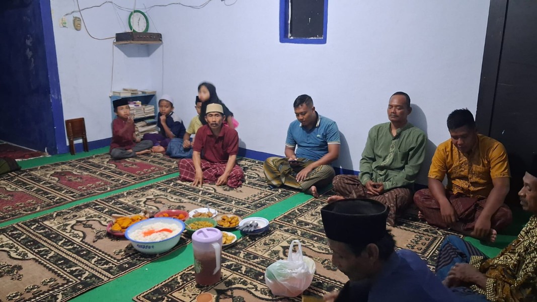 Satgas TMMD Ke-128 Ikuti Yasinan Rutin Bersama Warga di Musholla Al Ikhwan