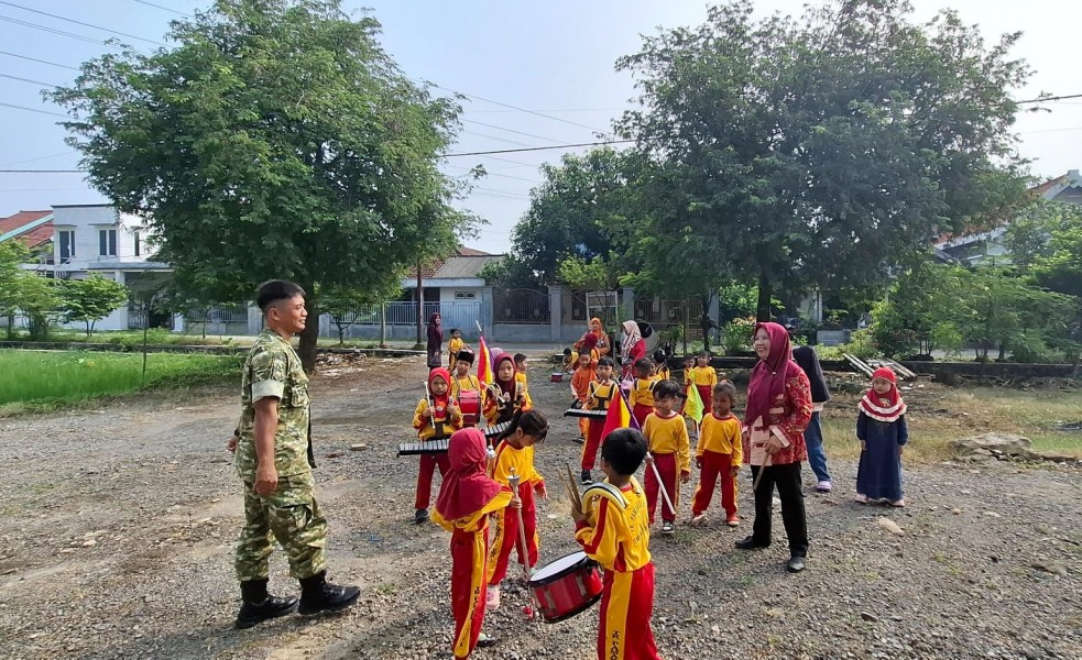 Serda Adi Kurnia Beri Motivasi Anak-Anak TK Tunas Harapan