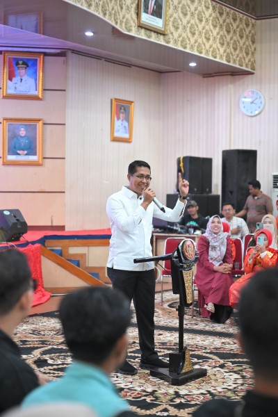 Wabup Jhony Charles Hadiri Acara Bincang Seni dan Halal Bihalal Insan Seni Rohil
