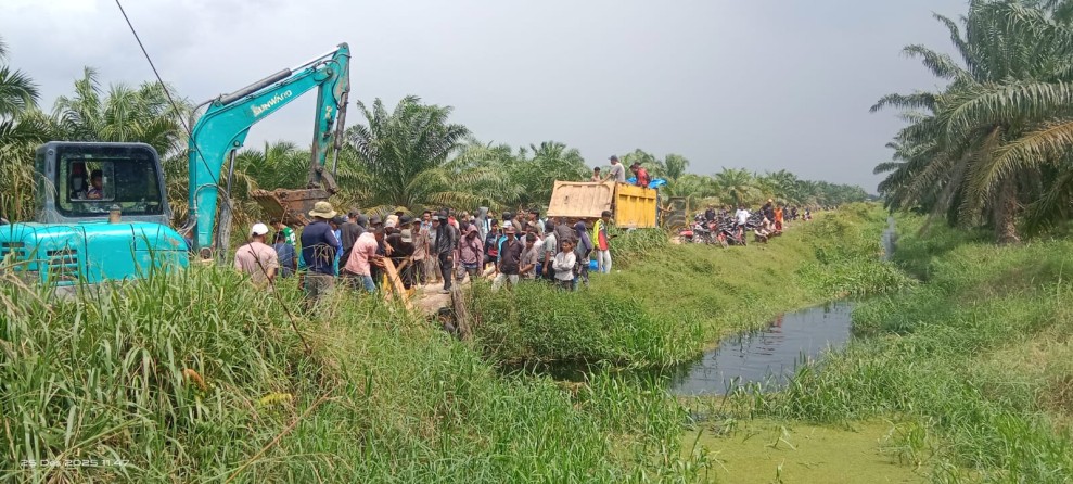 Tutup Sejumlah Saluran Air PT. Sindora Seraya, Ratusan Masyarakat Kecamatan Batu Hampar, Kecewa!!!