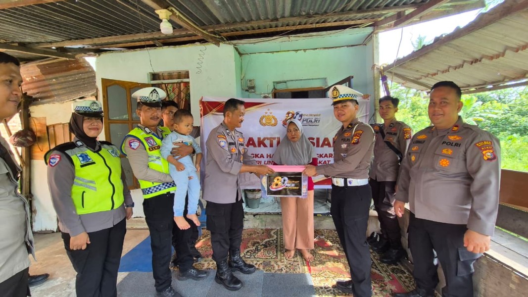 Polres Inhil Salurkan  Paket Sembako dalam Rangka Hari Bhayangkara ke-80