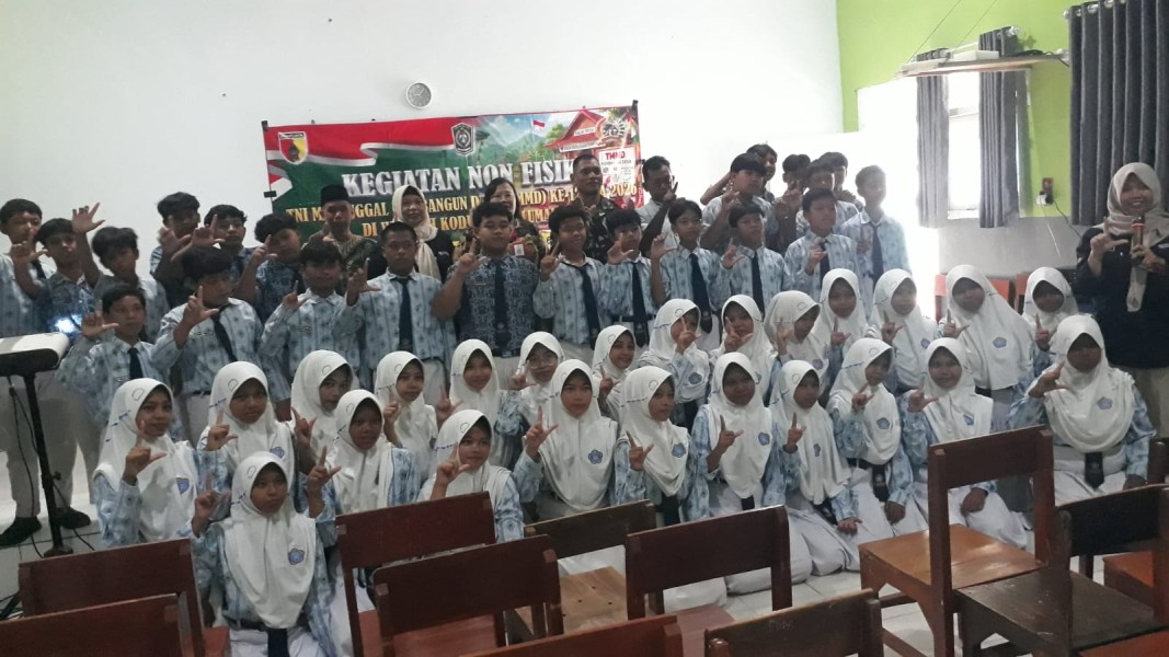 Kodim 0821/Lumajang Bersama Dinas Perpustakaan Gelar Bimbingan Perpustakaan dan Gerakan Membaca Bersama