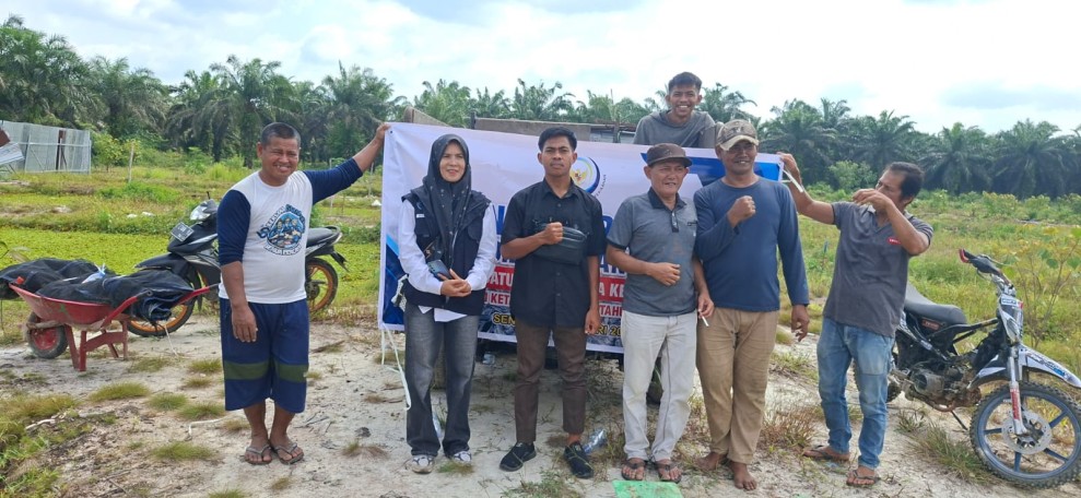 BUMDes Keritang Hulu Berhasil Kelola Dana Ketahanan Pangan, Panen Perdana Ikan Lele
