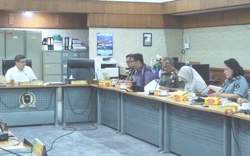Pansus Ranperda Penyelenggaraan Ketertiban Umum DPRD Riau Rapat Kerja Bersama OPD