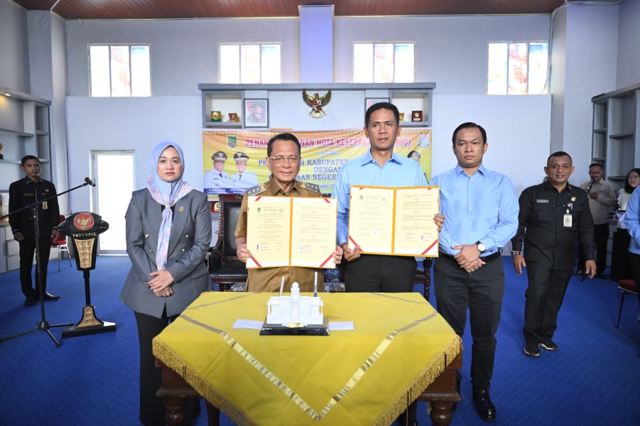 Pemkab Rohil dan Kejari Rohil Tanda Tangani MoU, Perkuat Sinergi Cegah Penyelewengan Anggaran Tahun 2025