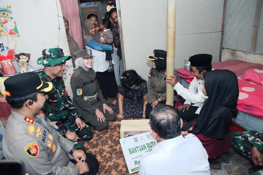 Dansatgas TMMD ke-129 Bersama Forkopimda Kunjungi Lansia Penerima Bantuan RTLH, Wujud Kepedulian TNI kepada Masyarakat