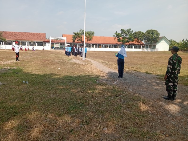 Koramil Plandaan Latih Paskibraka Menjelang HUT RI